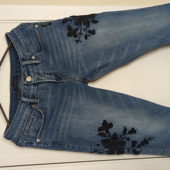 Silver Jeans Jeans Silver Girlfriend Jeans 28 Floral Embroidered